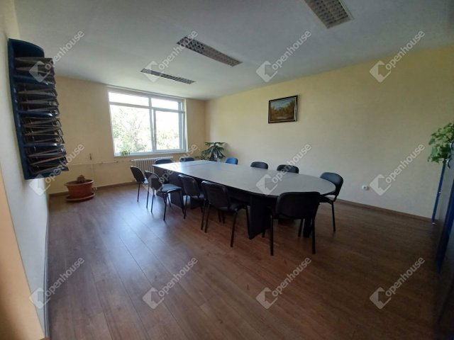 Kiadó iroda, Debrecenben 83 E Ft / hó, 1 szobás