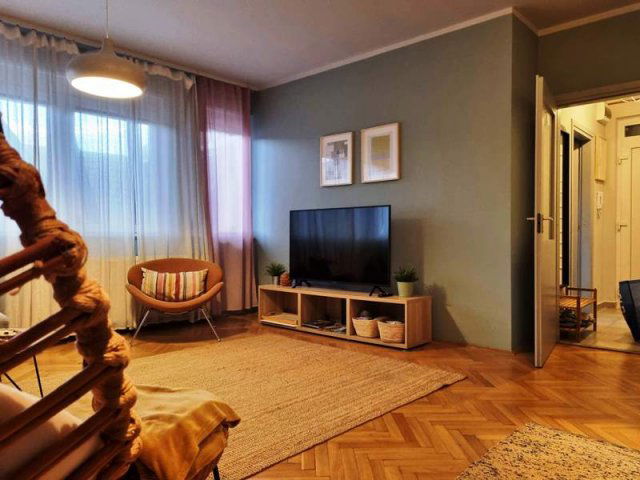 Kiadó téglalakás, albérlet, Pécsett, Jókai utcában, 3 szobás