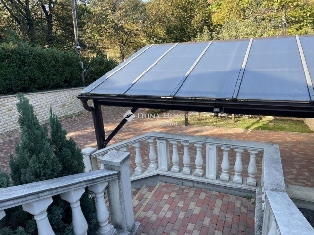 Eladó családi ház, Budapesten, II. kerületben 400.05 M Ft