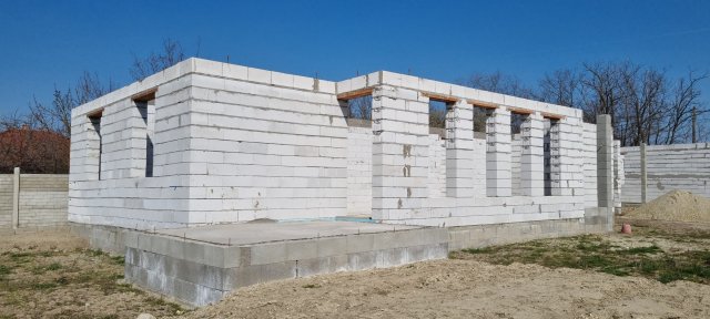 Eladó ikerház, Dunavarsányban 99 M Ft, 5+1 szobás