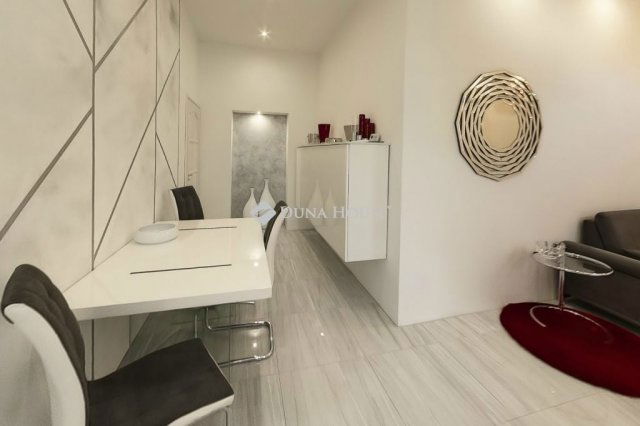 Eladó családi ház, Lajosmizsén 139 M Ft, 1 szobás
