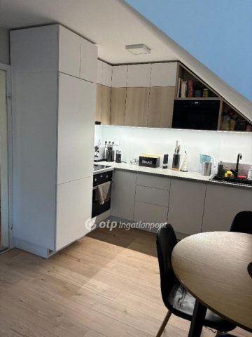 Eladó téglalakás, Budapesten, III. kerületben 85 M Ft, 3 szobás
