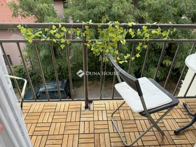 Eladó téglalakás, Pécsett 59.9 M Ft, 2 szobás