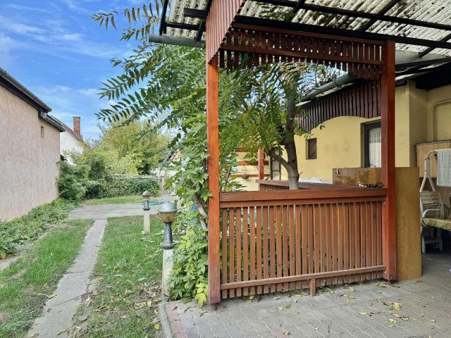 Eladó ikerház, Debrecenben 59.5 M Ft, 2 szobás