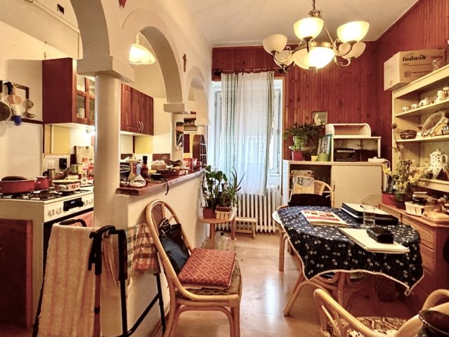 Eladó családi ház, Veszprémben 19.5 M Ft, 2 szobás