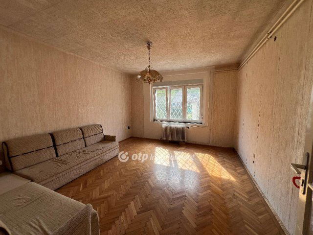 Eladó családi ház, Budapesten, III. kerületben 139.9 M Ft