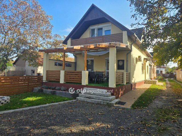 Eladó ikerház, Hajdúszoboszlón 82.9 M Ft, 2 szobás