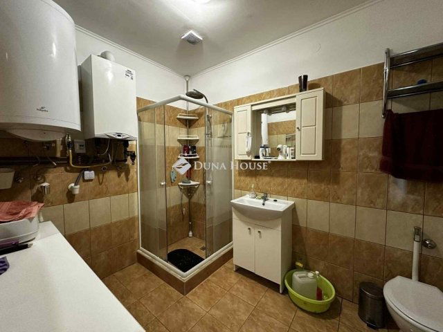 Eladó családi ház, Pincehelyen 35 M Ft, 3 szobás