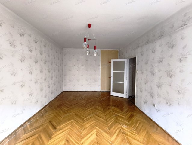 Eladó téglalakás, Szolnokon 24.99 M Ft, 1+1 szobás