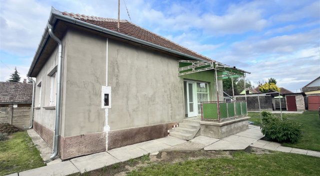 Eladó családi ház, Sarkadon 21.99 M Ft, 2 szobás