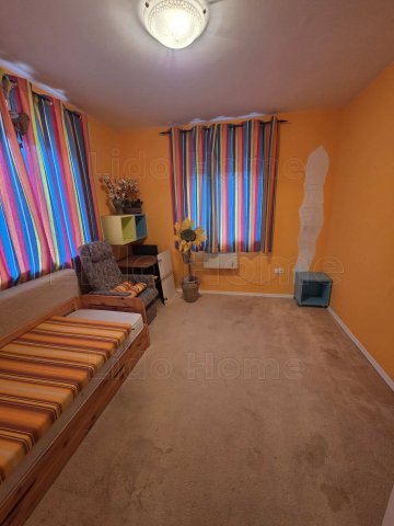 Kiadó családi ház, albérlet, Balatonfenyvesen 250 E Ft / hó