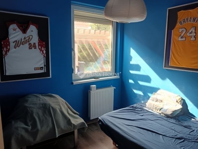 Eladó ikerház, Pécsett 118 M Ft, 6 szobás / költözzbe.hu