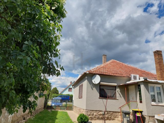 Eladó családi ház, Kacsótán 26.5 M Ft, 2 szobás