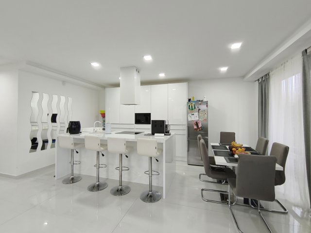 Eladó családi ház, Nyíregyházán 139 M Ft, 4+1 szobás