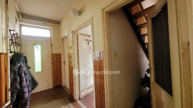 Eladó családi ház, Jászberényben 42.5 M Ft, 4 szobás