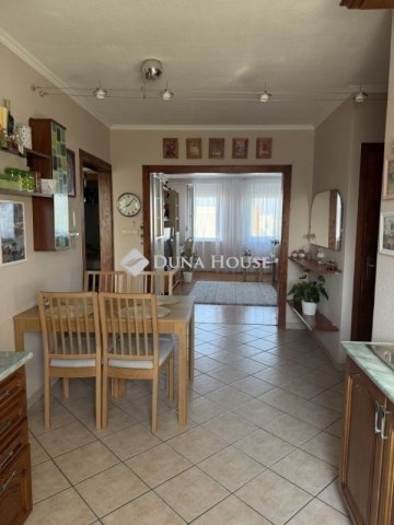 Eladó panellakás, Budapesten, XVI. kerületben 95.9 M Ft, 4 szobás