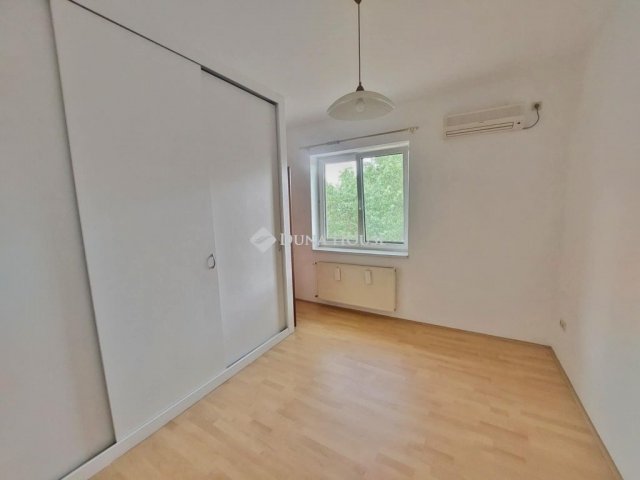 Eladó családi ház, Szentendrén 228 M Ft, 6 szobás