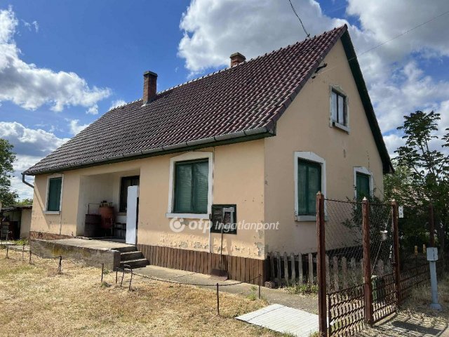 Eladó családi ház, Konyáron 24.9 M Ft, 4 szobás