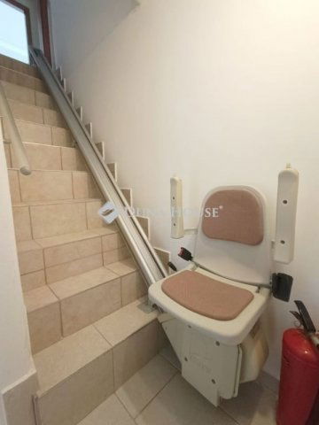 Eladó családi ház, Budapesten, X. kerületben 265 M Ft, 7 szobás