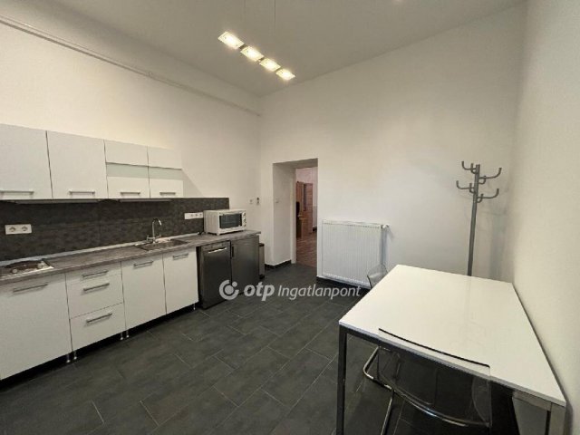 Kiadó téglalakás, albérlet, Szegeden 220 E Ft / hó, 1 szobás