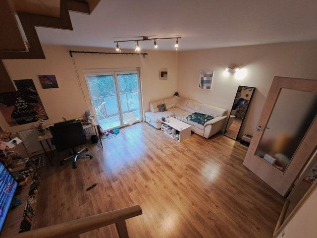 Eladó téglalakás, Veszprémben 66.9 M Ft, 4 szobás