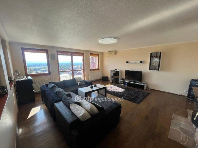 Eladó családi ház, Csömörön 339.9 M Ft, 6 szobás