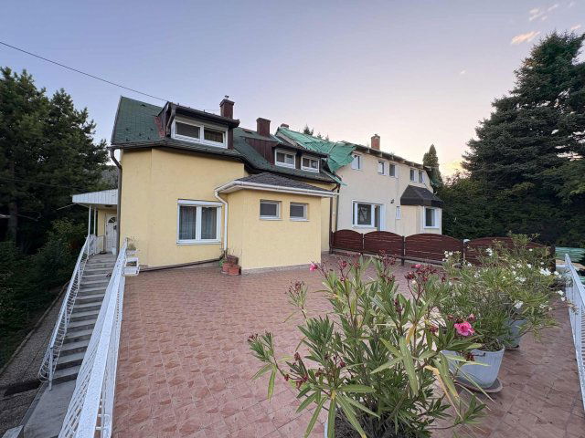 Eladó ikerház, Budapesten, III. kerületben 280 M Ft, 4 szobás