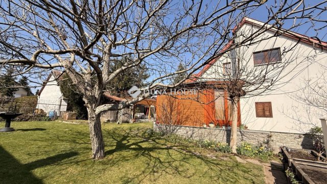 Eladó családi ház, Győrött 149.9 M Ft, 6 szobás