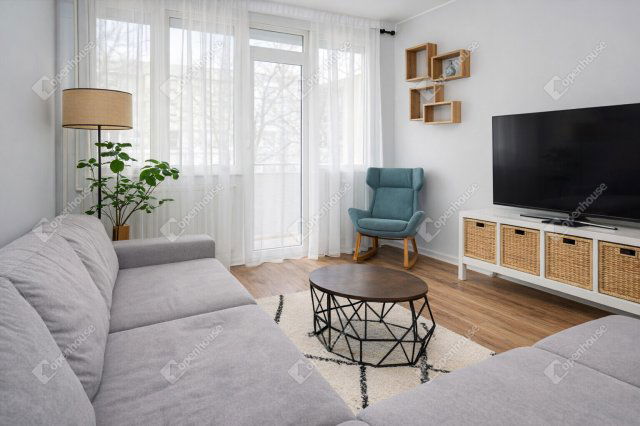 Eladó panellakás, Szegeden 73.999 M Ft, 4 szobás