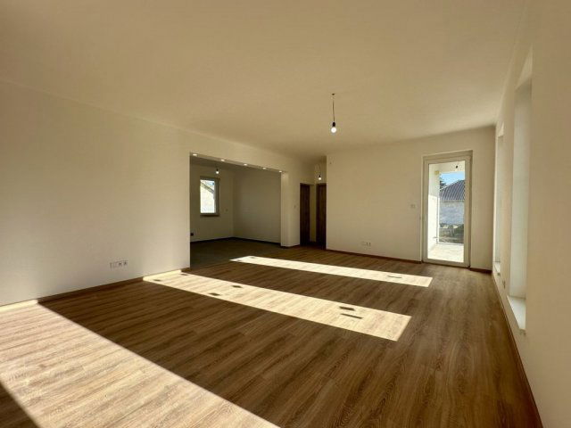 Eladó családi ház, Szigetszentmiklóson 128.999 M Ft, 5 szobás