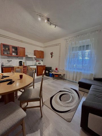 Eladó téglalakás, Komlón 16.5 M Ft, 1+1 szobás