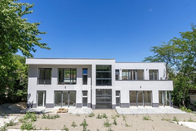 Eladó téglalakás, Budapesten, II. kerületben 77.9 M Ft, 1 szobás