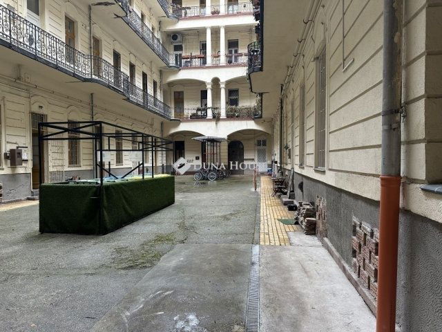 Eladó téglalakás, Budapesten, VIII. kerületben 89 M Ft, 2 szobás