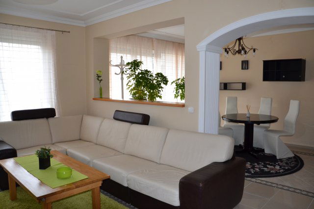 Kiadó sorház, albérlet, Debrecenben 550 E Ft / hó, 4 szobás