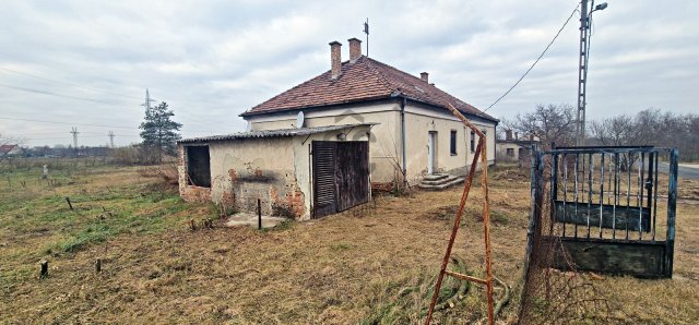 Eladó családi ház, Esztergomban 29.8 M Ft, 6 szobás