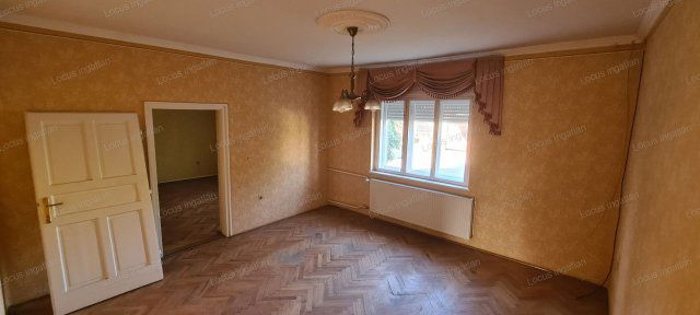 Eladó családi ház, Törökszentmiklóson 25 M Ft, 2 szobás