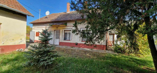 Eladó családi ház, Nagykőrösön 25 M Ft, 3 szobás