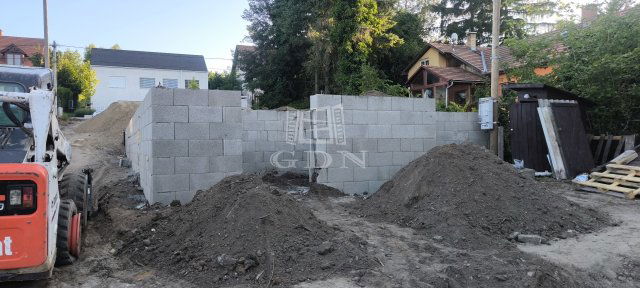 Eladó családi ház, Gödöllőn 125 M Ft, 5 szobás