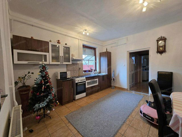 Eladó családi ház, Gyulán 61.99 M Ft, 3 szobás