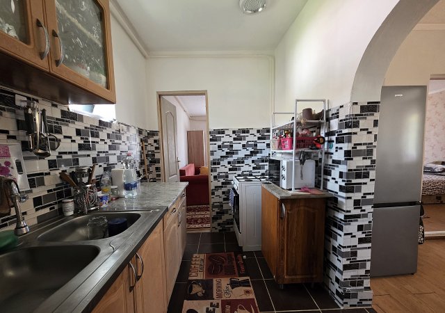 Eladó családi ház, Balsán 13.5 M Ft, 2 szobás