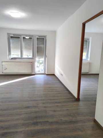 Eladó téglalakás, Szekszárdon 39.5 M Ft, 2 szobás