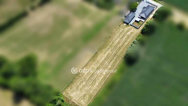 Eladó családi ház, Pápán 180 M Ft, 5+2 szobás