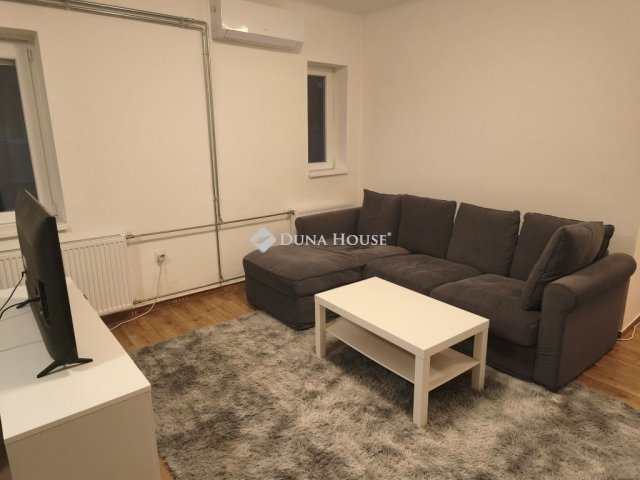 Eladó családi ház, Szigetszentmiklóson 73.5 M Ft, 3 szobás