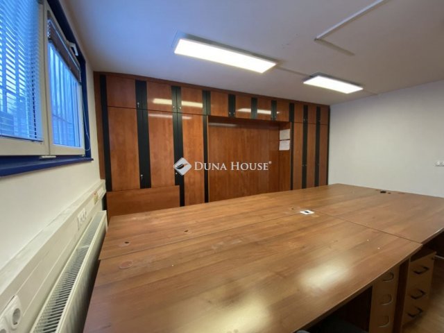 Eladó ipari ingatlan, Sopronban 295 M Ft / költözzbe.hu