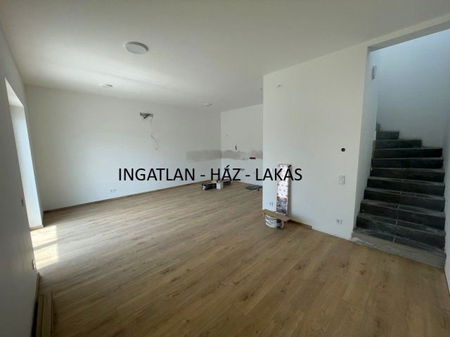Eladó sorház, Mogyoródon 109.99 M Ft, 4 szobás