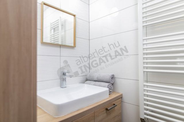 Kiadó téglalakás, albérlet, VIII. kerületben, Práter utcában