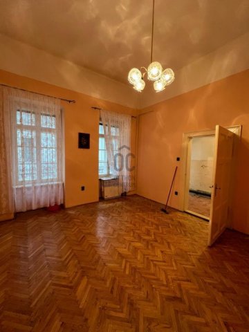 Eladó téglalakás, Budapesten, VI. kerületben 62.9 M Ft, 1 szobás