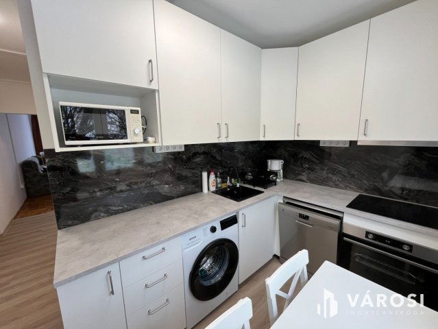 Kiadó panellakás, albérlet, Debrecenben 300 E Ft / hó, 4 szobás