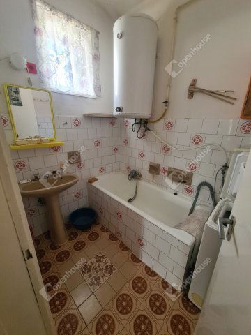Eladó családi ház, Győrújbaráton 49.9 M Ft, 2 szobás
