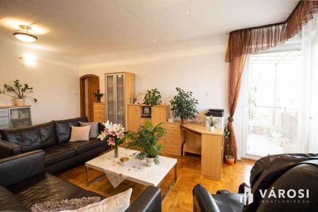 Eladó téglalakás, Győrött 89.9 M Ft, 2+1 szobás